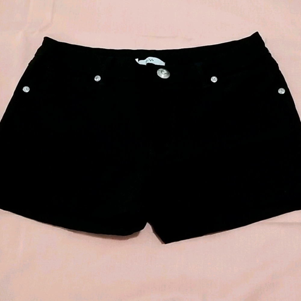 NWOT RiV shorts sizeL